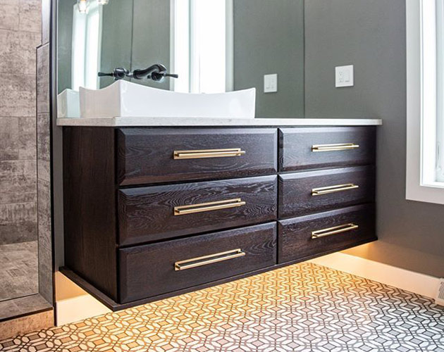 Erskine Interiors offers some of the industry's finest custom, semi-custom and modular cabinet options.