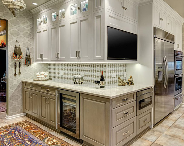 Erskine Interiors offers some of the industry's finest custom, semi-custom and modular cabinet options.