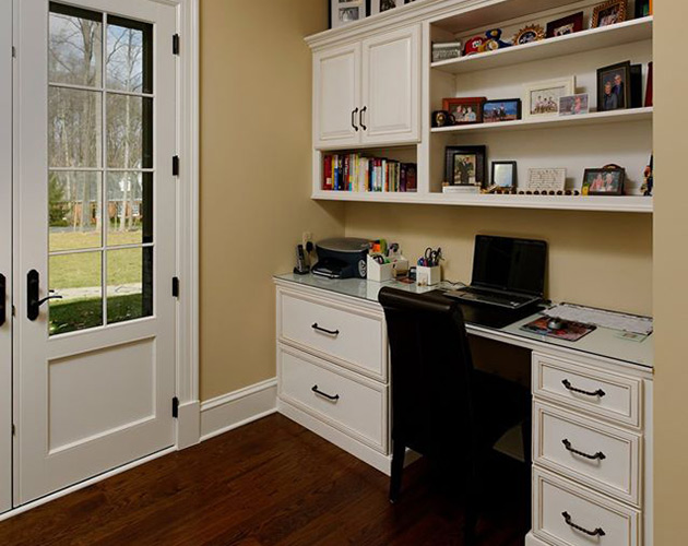 Erskine Interiors offers some of the industry's finest custom, semi-custom and modular cabinet options.